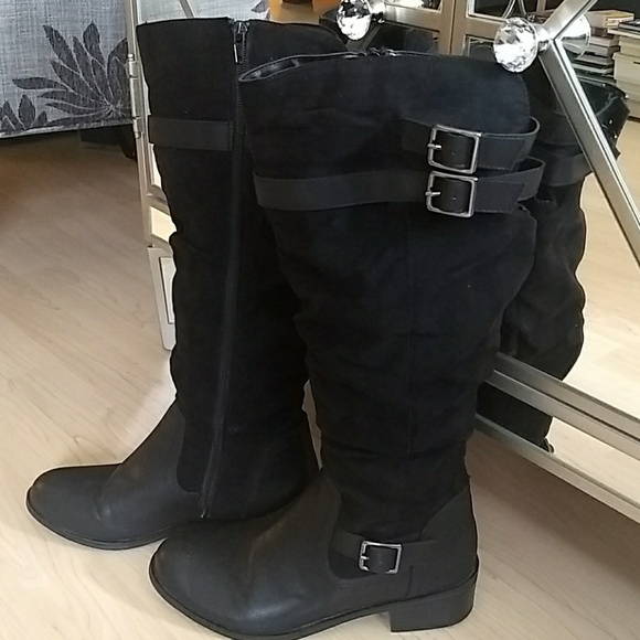 Boots - Picture 3 of 4